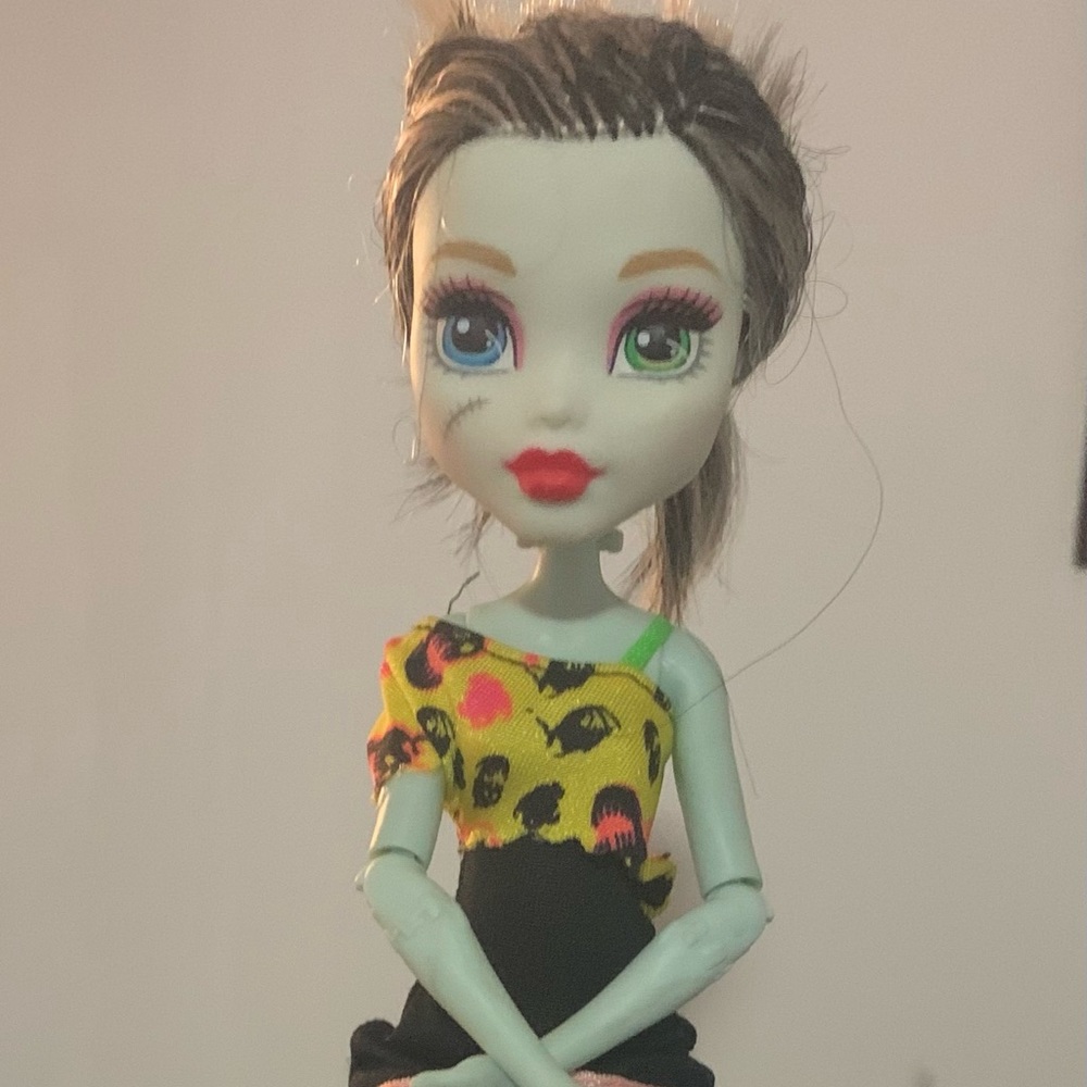 Monster High Budget Dolls Frankie Stein Draculaura How Do You Boo? Ghoul Spirit